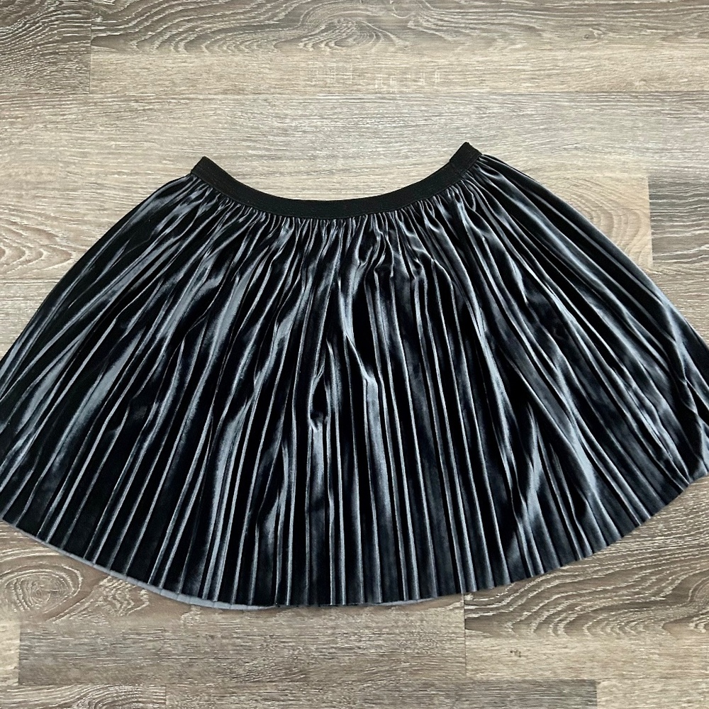 Zara Kid’s Collection Pleated Velvet Elastic Waist Skirt Size 10